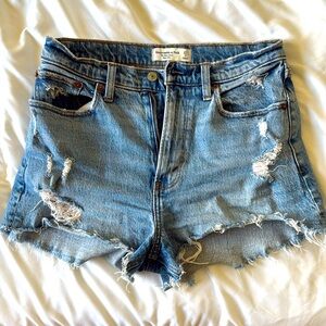 Abercrombie & Fitch Mom Short High Rise size 27 / 4